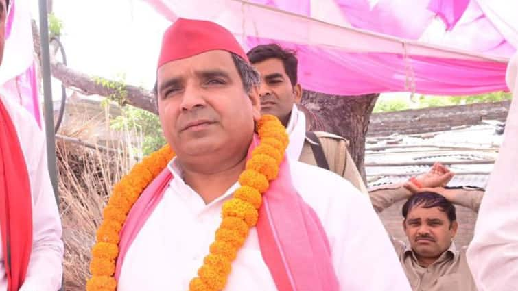 Lok Sabha Elections 2024 UP Azamgarh dharmendra yadav react on aparna yadav निरहुआ का प्रचार करने आजमगढ़ पहुंची मुलायम सिंह की बहू, धर्मेंद्र बोले- हम तो कुछ कह नहीं सकते