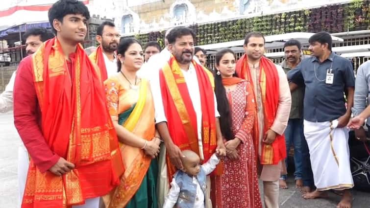 Telangana news will meet Andhra Pradesh CM after new government formed says Revanth Reddy in Tirumala Revanth Reddy: కొత్త ప్రభుత్వం ఏర్పాటయ్యాక ఏపీ సీఎంని కలుస్తా - రేవంత్, తిరుమలపైనా కీలక నిర్ణయం