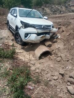 श्री क्षेत्र गहिनीनाथ गडाचे मठाधिपतींच्या कारचा अपघात, महाराज शास्त्रींना पुण्याला हलवणार