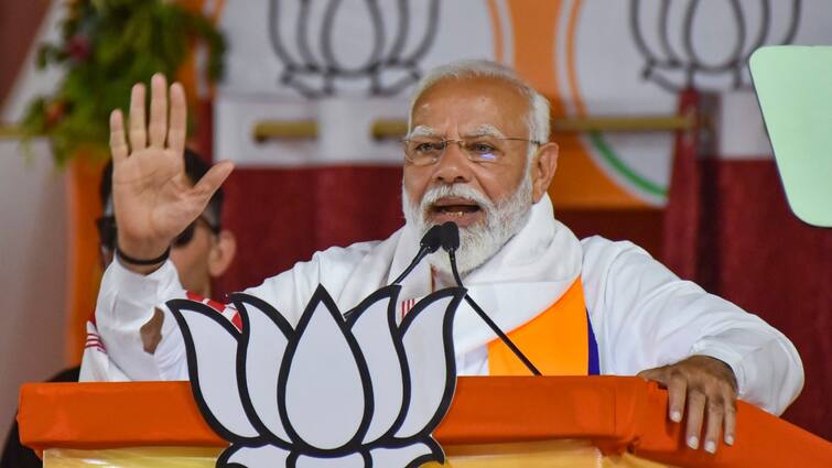 pm modi slamns congress on Jamia Millia Islamia University 50 percentage muslim reservation dwarka lok sabha election 2024 rally Lok Sabha Election 2024: 'जामिया मिल्लिया यूनिवर्सिटी में मुसलमानों को दे दिया 50% आरक्षण', पीएम मोदी बोले- 2011 में कांग्रेस ने अचानक...