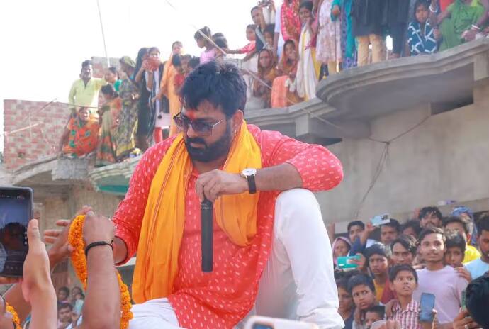 जवाब देते हुए पवन सिंह ने कहा था कि मैं कलाकार हूं या क्रिमिनल हूं? ये हिंदुस्तान है और हर व्यक्ति को अपने तरीके से स्वतंत्र जीने का अधिकार है. क्या होगा नहीं होगा वो बाद की बाद है. जिस रास्ते पर निकल पड़ा हो तो निकल पड़ा हूं.