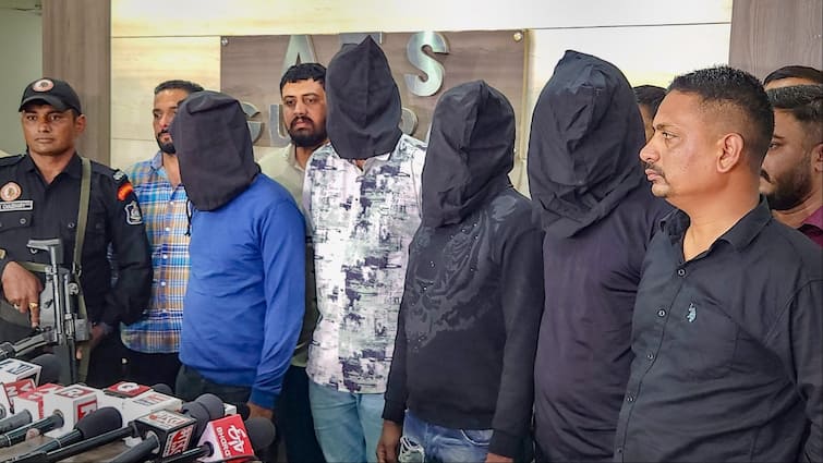 Gujarat ATS Arrested ISIS terrorists told they were going to collect weapons and carry out attack in Ahmedabad Gujarat: गुजरात ATS की गिरफ्त में आए ISIS आतंकियों ने उगला राज, हथियार इकट्ठा कर कहां करने वाले थे हमला?