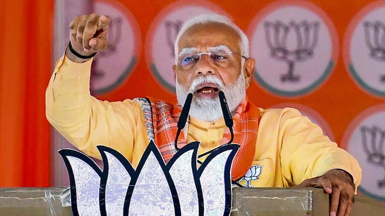 PM Modi Criticises Congress Rahul Gandhi At Dwarka Rally Delhi Lok Sabha Elections 2024 'Shehzada Confessed A Big Truth': PM Modi Slams Rahul Over 'Systematic Bias Against Dalits, Backwards' Remark