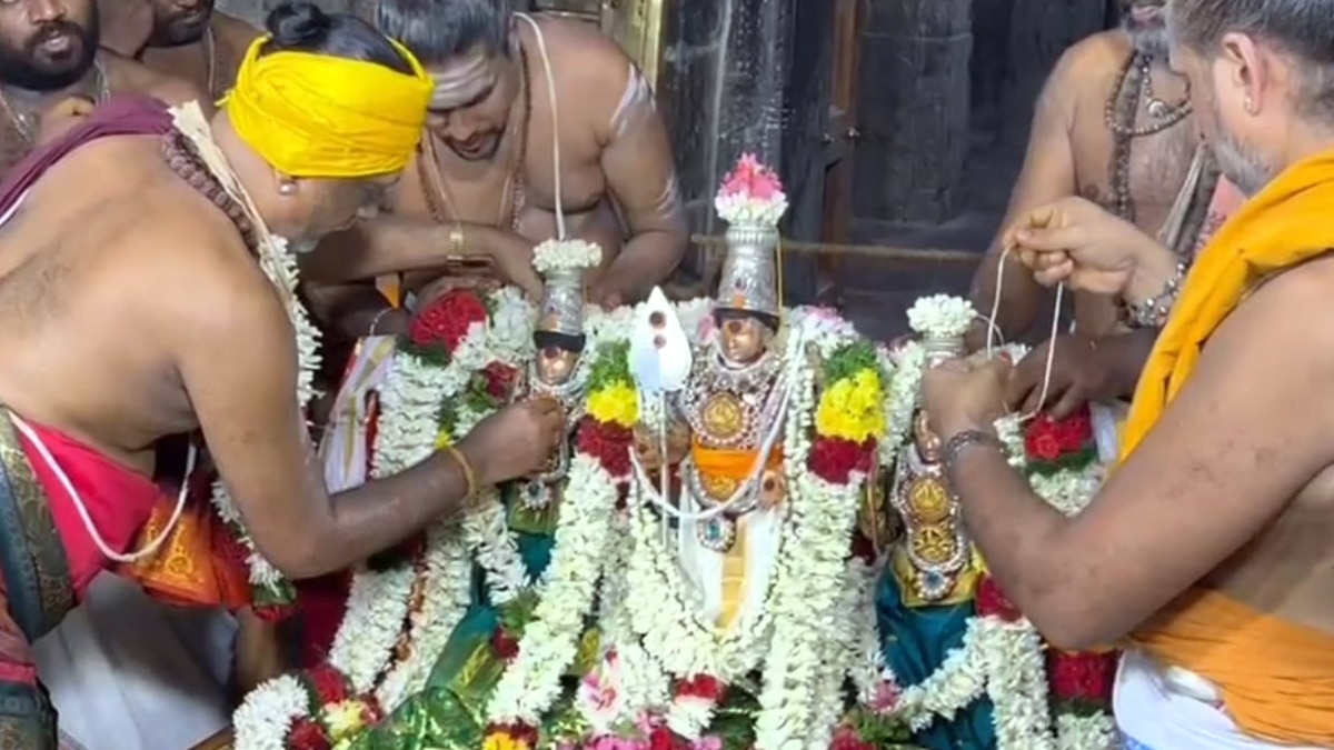 Palani: வைகாசி விசாகம்: பழனி முருகன் கோயிலில் ஆயிரக்கணக்கான பக்தர்கள் தரிசனம்