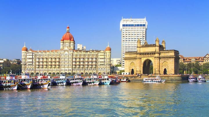 जनसंख्या के लिहाज से बात की जाए तो भारत दुनिया का सबसे बड़ा देश है. साल 2023 के आंकड़ों के मुताबिक भारत की जनसंख्या 142 करोड़ से भी ज्यादा थी.