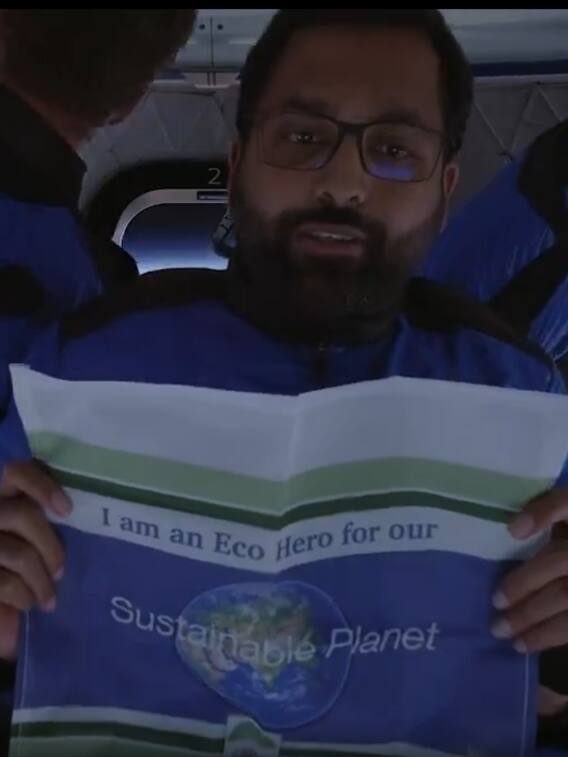 भारतीय अंतरिक्ष यात्री गोपी थोटाकुरा ने स्पेसशिप पर दिखाया तिरंगा