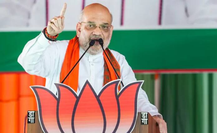 योगेंद्र यादव ने कहा कि केरल की पुडुचेरी सीट पर बीजेपी जीत सकती है, लेकिन तमिलनाडु में जीतना मुश्किल है. उन्होंने कहा कि कर्नाटक में बीजेपी 14 से आगे नहीं जा रही है.