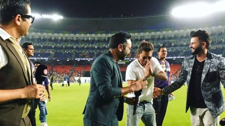 Shah Rukh Khan apologises with folded hands after KKR reached IPL 2024 Final by defeating SRH Watch Watch: कोलकाता के फाइनल में पहुंचने के बाद शाहरुख खान ने क्यों हाथ जोड़कर मांगी माफी? वीडियो में जानें वजह