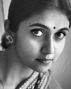 Rinku Rajguru : साधेपणात सुंदरता; पाहा रिंकू राजगुरूचे नवे फोटो!