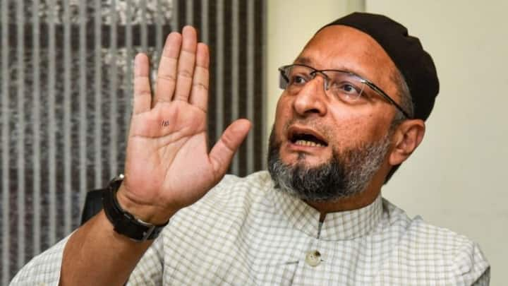 Asaduddin Owaisi in Prayagraj: ओवैसी ने कहा, पीएम मोदी राम मंदिर पर ताले की बात करते हैं लेकिन उनके राज में जिन फैक्ट्री पर ताले लग गए, उसके बारे में क्यों नहीं बोलते हैं?