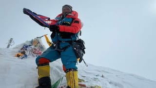 Nepal Everest Man Kami Rita sherpa climbs Mount Everest for a record 30th time புதிய உலக சாதனை.. எவரெஸ்ட்டின் உச்சியில் 30வது முறையாக அடியெடுத்து வைத்த கமி ரீட்டா ஷெர்பா..