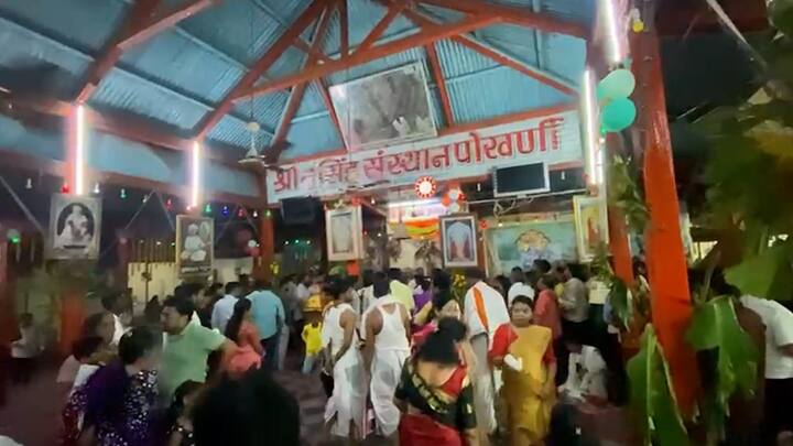 नृसिंह जन्मोत्सव सोहळ्यासाठी भक्तांनी मोठी गर्दी केली होती. मंदिर परिसराला जणू यात्रेचं स्वरूप प्राप्त झालं होत.