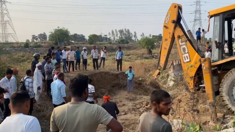 Nalanda News laborer doing illegal sand mining in Bihar dies due to collapse ann Bihar News: नालंदा में अवैध बालू खनन कर रहे तीन मजदूर धंसे, एक की मौत, मौके पर भारी संख्या में पहुंची पुलिस