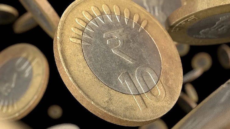 Rajkot News What did the collector post when traders did not accept 10 rupees coin in city Rajkot News: 10 રૂપિયાનો સિક્કો વેપારીઓ ન સ્વીકારતાં કલેકટરે શું કરી પોસ્ટ? જાણો