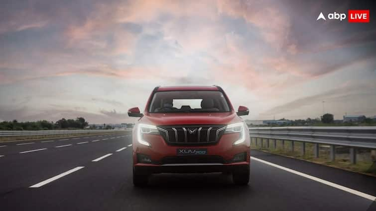 New mahindra XUV700 AX5 variant launched price features and specifications Mahindra ने लॉन्च किया XUV 700 का नया मिड स्पेक वेरिएंट AX5 S, जानिए कितनी है कीमत?