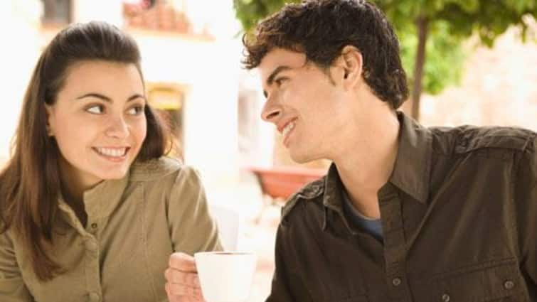 Healthy flirting tips to impress your crush Flirting Tips: फ्लर्ट करना भी है एक कला, इसलिए सोच-समझकर करें अपने क्रश से मजाक