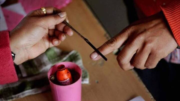 নিয়ম অনুযায়ী, আপনার বাড়ির ২ কিমির মধ্যে ভোট কেন্দ্রটি থাকবে।