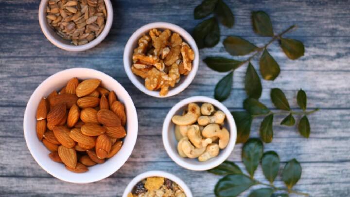 Dry Fruits :अनेकजण सकाळची सुरुवात ड्रायफ्रूट्स खाऊन करतात.पण तुम्हाला माहित आहे का की काही लोकांसाठी असे करणे खूप हानिकारक असू शकते.