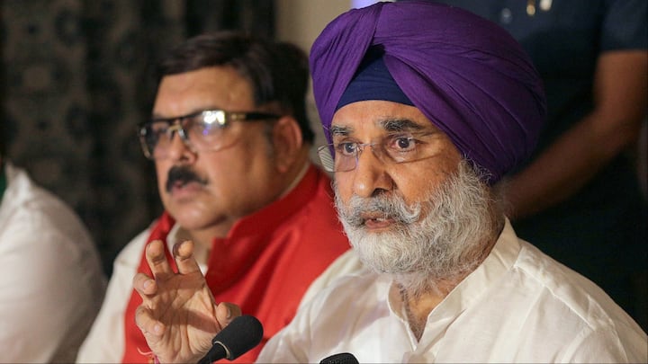 बीजेपी से अमृतसर प्रत्याशी तरणजीत सिंह संधू ने अपनी संपत्ति 39.92 करोड़ रुपए घोषित की है. उनके नाम पर कोई गाड़ी नहीं है. पूर्व राजनयिक संधू पहली बार चुनाव लड़ रहे हैं.