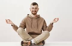 Health: ਕੁਰਸੀ ਨਹੀਂ, ਫਰਸ਼ 'ਤੇ ਬੈਠਣ ਦੀ ਪਾਓ ਆਦਤ, ਖੁਸ਼ ਰਹੇਗਾ ਤਨ-ਮਨ ਅਤੇ ਵਧੇਗੀ ਉਮਰ