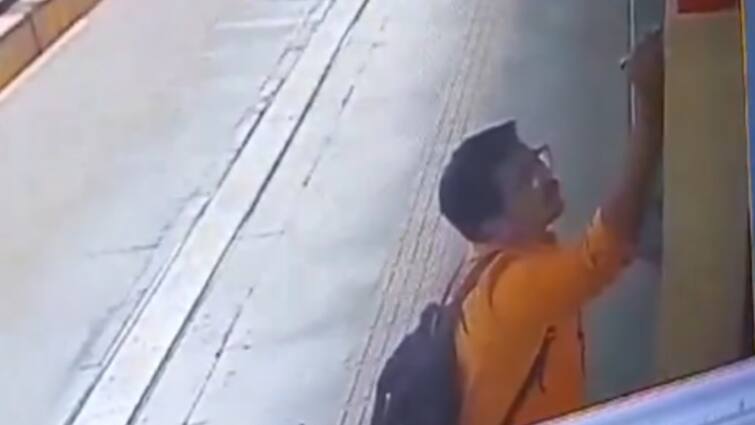 Delhi Police arrest Ankit Goyal graffiti metro stations threatening CM Arvind Kejriwal video 33-Year-Old Banker Threatens Arvind Kejriwal In Delhi Metro Station Graffiti, Arrested: WATCH