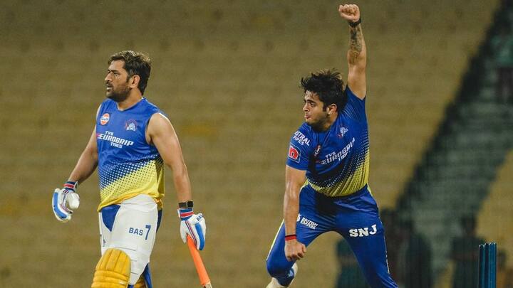 মেগা নিলামে তাঁকে ১.২ কোটি টাকায় নিয়েছিল সিএসকে। তবে এ মরশুমে একটাও ম্যাচ খেলেননি তিনি।