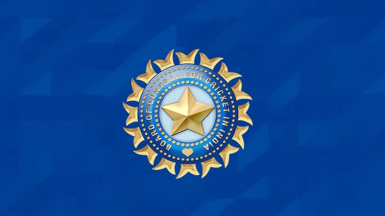 BCCI has announced recruitment for the post of head coach in Team India, how much salary does the coach get?