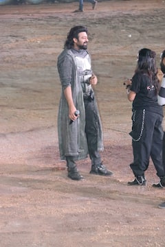 Kalki 2898 AD Event: గ్రాండ్‌గా 'కల్కి 2898 AD' ఈవెంట్‌ - బుజ్జి లుక్‌ రివీల్‌, భైరవ లుక్‌లో ఆకట్టుకున్న 'డార్లింగ్'