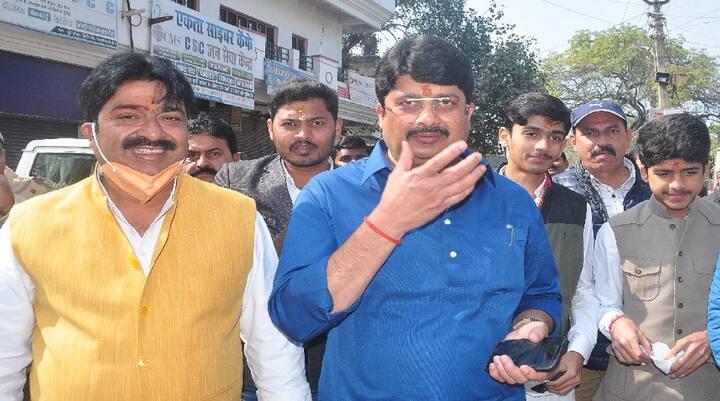 वहीं जेडीएल एमएलसी अक्षय प्रताप सिंह ने कहा है कि राजा भैया की पार्टी किसी को समर्थन नहीं दे रही है. फिर बीजेपी को तकलीफ क्यों हो रही है.