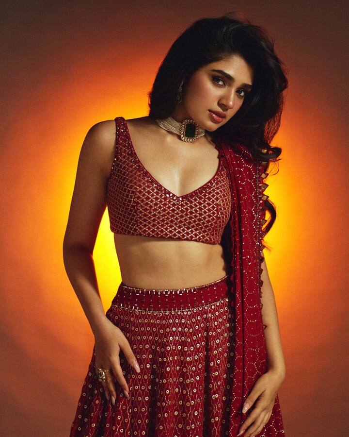 ఈ చిత్రం ప్లాప్‌ అయ్యింది. ఇక కృతికి కూడా పెద్దగా ఆఫర్స్‌ రావడం లేదు. దీంతో వెండితెరపై ఈ బేబమ్మ సందడి కరువైంది.