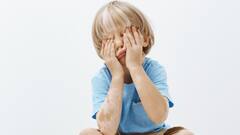 आपकी ये बातें बच्चों का सेल्फ कॉन्फिडेंस कर देती हैं डाउन, पेरेंट्स को देना चाहिए ध्यान