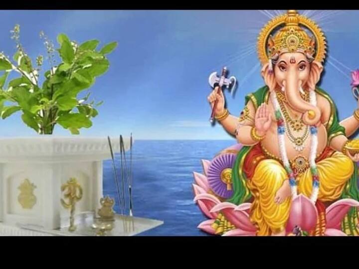 एकदंत संकष्टी चतुर्थी पर चंद्रोदय रात 10.12 बजे होगा. चांद की पूजा के बिना ये व्रत अधूरा माना जाता है. चंद्रमा को अर्घ्य देने के बाद ही भोजन ग्रहण करें.