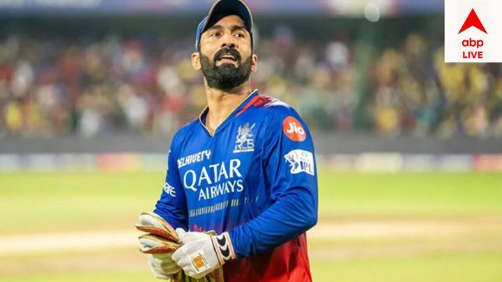 Dinesh Karthik Retirement: ২০০৪ সালে টেস্ট ক্রিকেটে ও ওয়ান ডে ফর্ম্য়াটে অভিষেক। কিন্তু সেই একই সময় মহেন্দ্র সিংহ ধোনিও আন্তর্জাতিক ক্রিকেটে পা রেখেছিলেন।