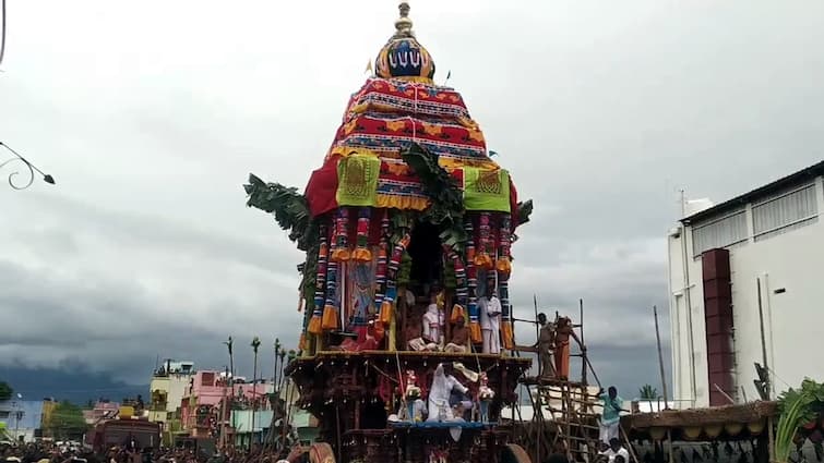 Theni news kombai Thirumalairayaperumal temple car festival - TNN ‘கோவிந்தா  கோவிந்தா’ கோஷம் முழங்க கோம்பை திருமலைராயப்பெருமாள் கோயில் தேரோட்டம்