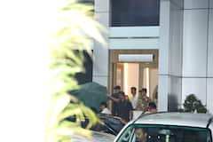 Shah Rukh Khan Shielded From Paps, Gauri Khan, Suhana, AbRam Spotted After The Actor's Discharge From Hospital. In Pics