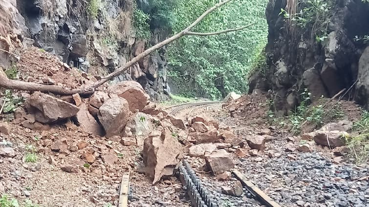 Ooty Mettupalayam Nilgiris Mountain Rail service canceled due to another landslide tnn Nilgiris Mountain Rail : மீண்டும் மண் சரிவு ; உதகை - மேட்டுப்பாளையம் மலை ரயில் சேவை ரத்து