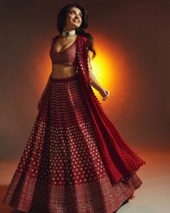 Kriti Shetty PHOTO: કૃતિ શેટ્ટી સાઉથની જાણીતી સુંદર અભિનેત્રીઓમાંની એક છે. તે પોતાના અભિનયની સાથે સાથે તેના લુકને કારણે પણ ચર્ચામાં રહે છે.