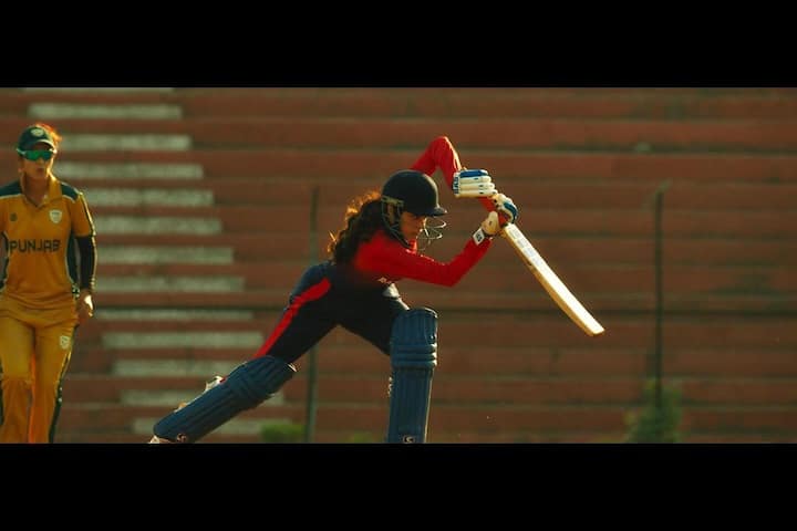 Janhvi also gave a glimpse of the training she went through to play a cricketer in the film.