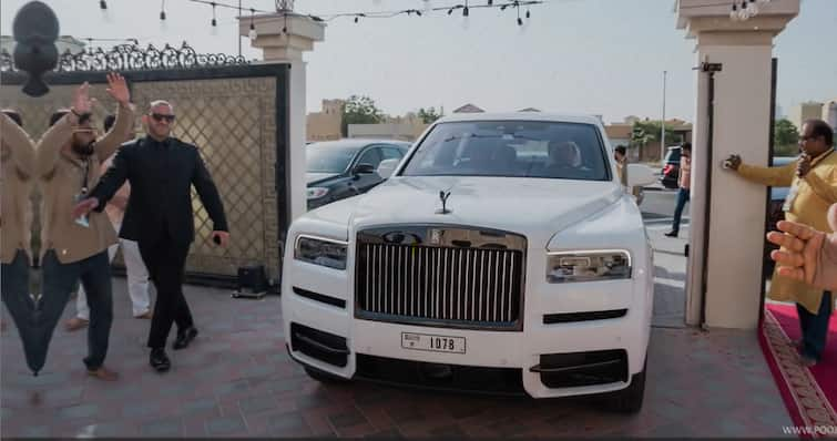 लग्जरी गाड़ी Rolls Royce में बैठे धीरेंद्र कृष्ण शास्त्री, देखें तस्वीरें

NATIONAL NEWS Dhirendra Krishna Shastri sitting in luxury car Rolls Royce, see pictures