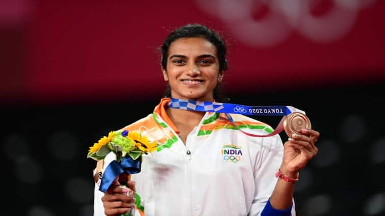 Para Olympics 2024 PV Sindhu First Indian Woman to Win Two Olympic Medals Know Her Biography Family Background PV Sindhu: ஒலிம்பிக்கில் இரண்டு பதக்கங்களை வென்ற சிங்கப் பெண்! பி.வி சிந்து குட்டி ரீவைண்ட்!