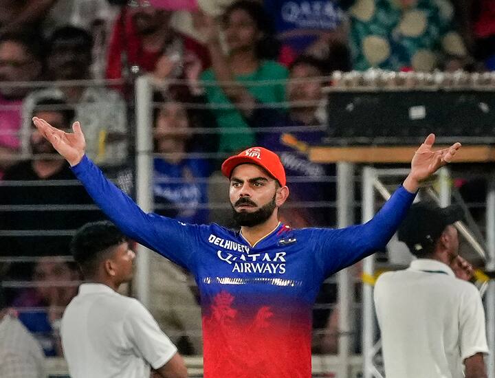 विराट कोहलीनं 15 मॅचमध्ये 741 धावा केल्या. यामध्ये त्यानं एक शतक आणि पाच अर्धशतकं केली आहेत.