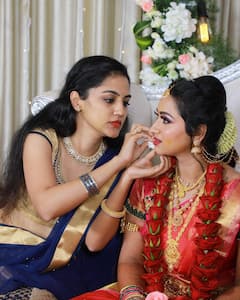 Ashika Gopal Padukone Photos:  ఫ్రెండ్స్ తో 'త్రినయని' నయని అల్లరి చూశారా