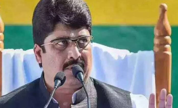 रिपोर्ट की मानें तो अखिलेश यादव प्रतापगढ़ में चुनाव प्रचार के लिए आने वाले हैं. उनके स्वागत के लिए जनसत्ता दल लोकतांत्रिक के कार्यकर्ता तैयारी में जुटे हुए हैं