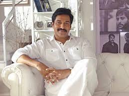 தென்னிந்திய சினிமாவில் மிகவும் பிரபலமான நடிகராக வலம் வருபவர் நடிகர் ரகுமான்.