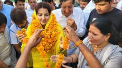 Haryana Lok Sabha Election 2024: दीपेंद्र सिंह हुड्डा के चुनाव प्रचार में एक्टिव हैं पत्नी श्वेता, देखें तस्वीरें