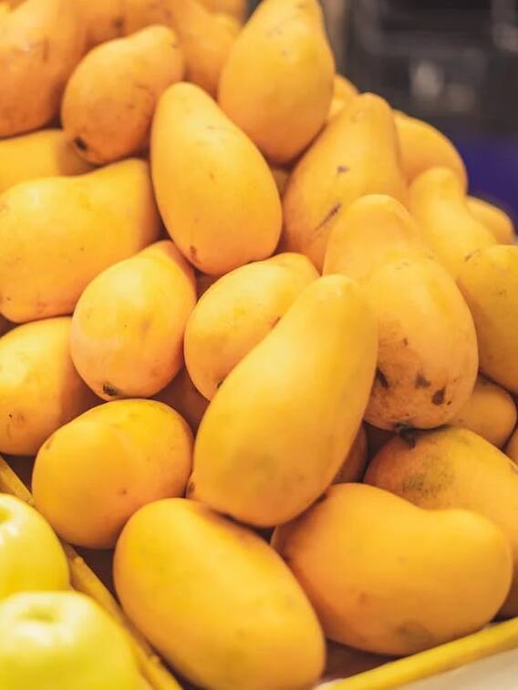 आम को पानी में भिगोकर क्यों खाना चाहिए?