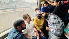 Lok Sabha Elections: दिल्ली में वोटिंग से पहले मेट्रो में चढ़े राहुल गांधी, बच्चों को खिलाया और यात्रियों से लिया हालचाल, देखें तस्वीरें