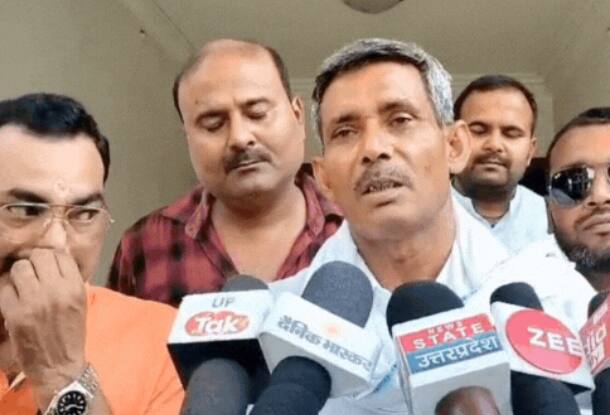 जेडीएल के जिलाध्यक्ष राम अचल वर्मा ने यूपी तक से कहा कि बैठक में फैसला लिया गया है कि बीजेपी को हराने के लिए सपा को समर्थन देना है. उन्होंने कहा सपा की रैली में हजारों लोगों को लेकर जाएंगे.