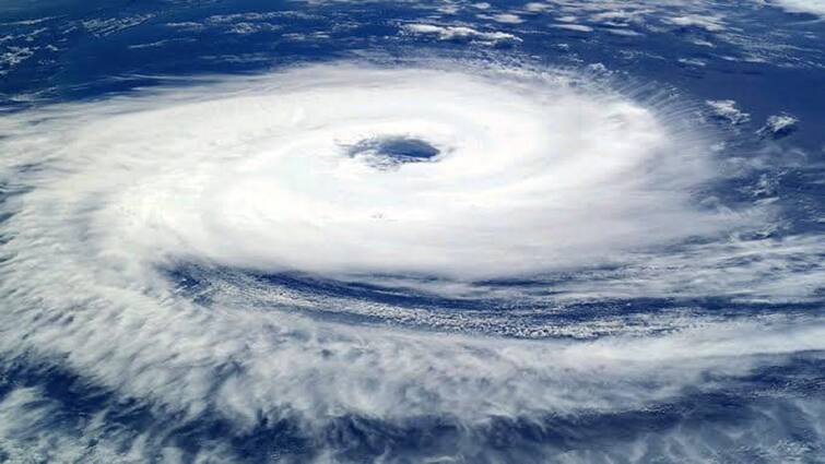 AP disaster management says cyclone will turns as severe cyclone AP weather news AP Weather News: తీవ్ర తుపానుగా మారనున్న వాయుగుండం, ఏపీపై ఎఫెక్ట్ ఎంత? విపత్తుల సంస్థ క్లారిటీ