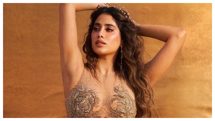 Janhvi Kapoor Recalls Getting Panic Attack After Watching Sridevis Tribute On A Reality Show During Dhadak Promotions Janhvi Kapoor Recalls Getting Panic Attack After Watching Sridevi’s Tribute On A Reality Show: 'I Couldn’t Breathe Anymore...'